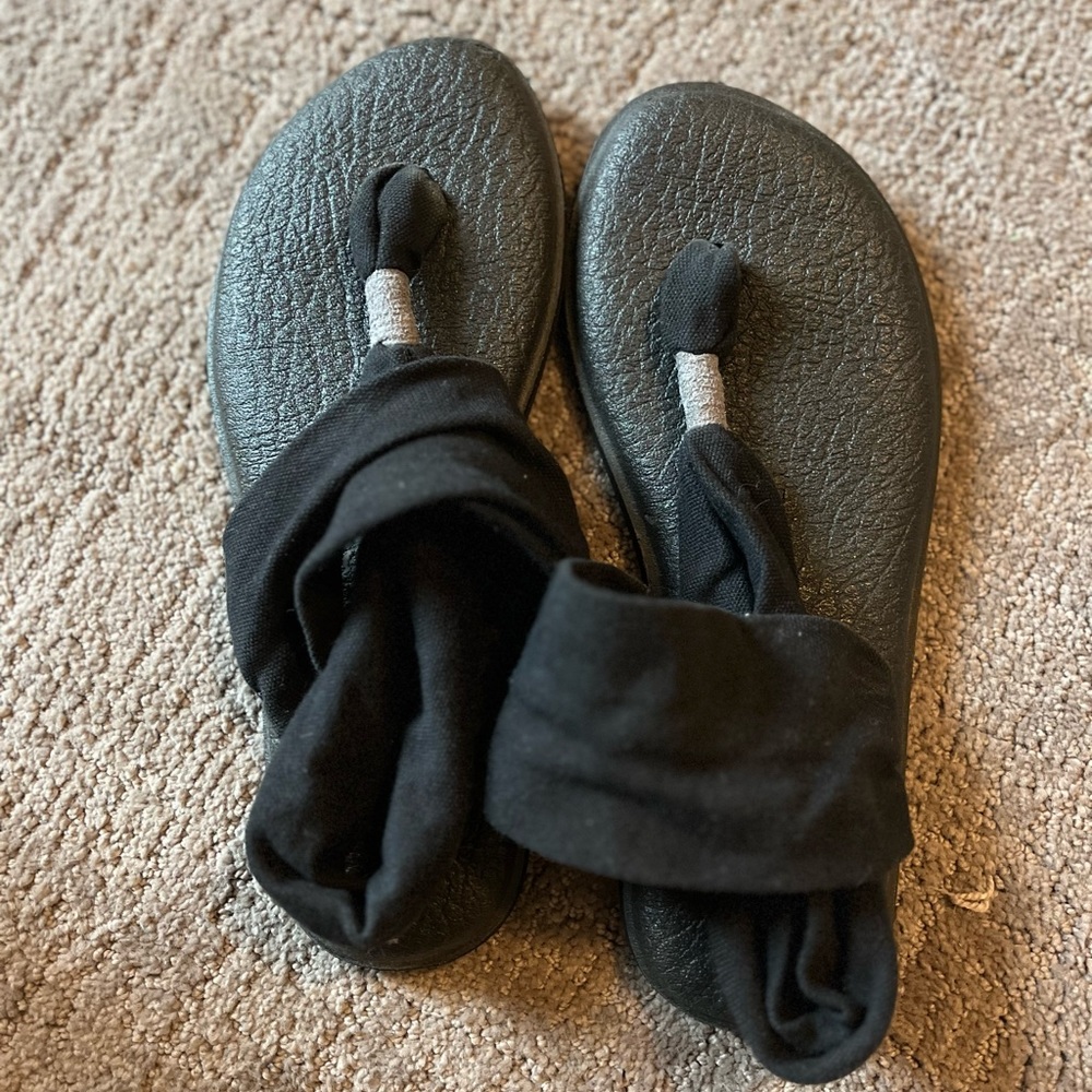 Sanuk yoga sling